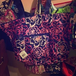 Foldable tote