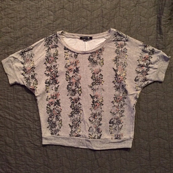 🌸 floral top 🌸 - Picture 2 of 3