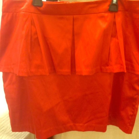 Peplum satin skirt - Picture 1 of 2