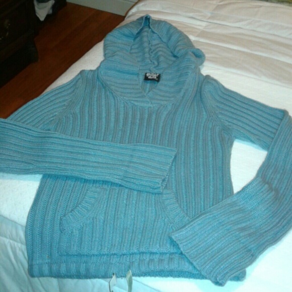 Hooded sweater
