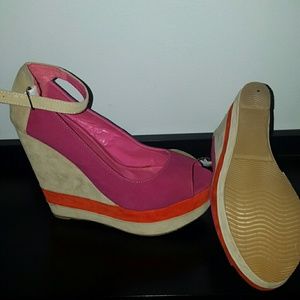 Pink tan and orange wedges