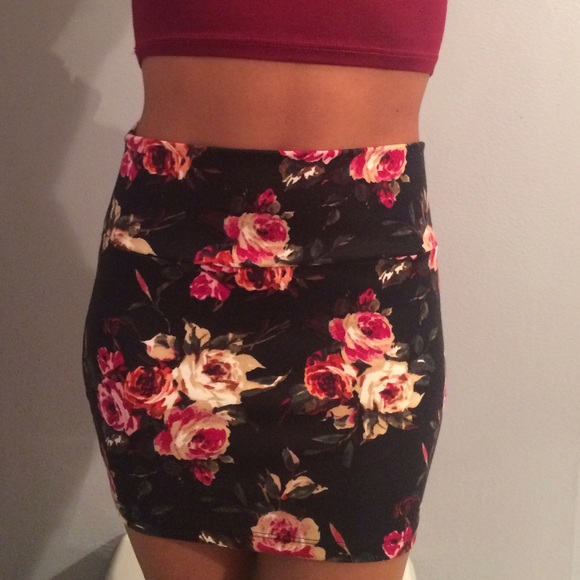 Floral Pencil Skirt - Picture 2 of 2