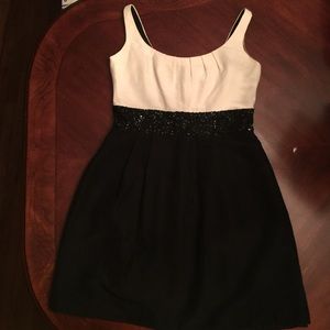 Kay Unger New York dress