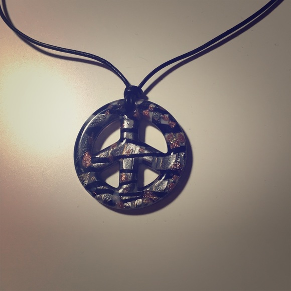 Peace Sign Neckless - Picture 1 of 3