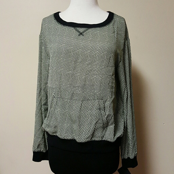 Halogen woven long sleeve top black and green