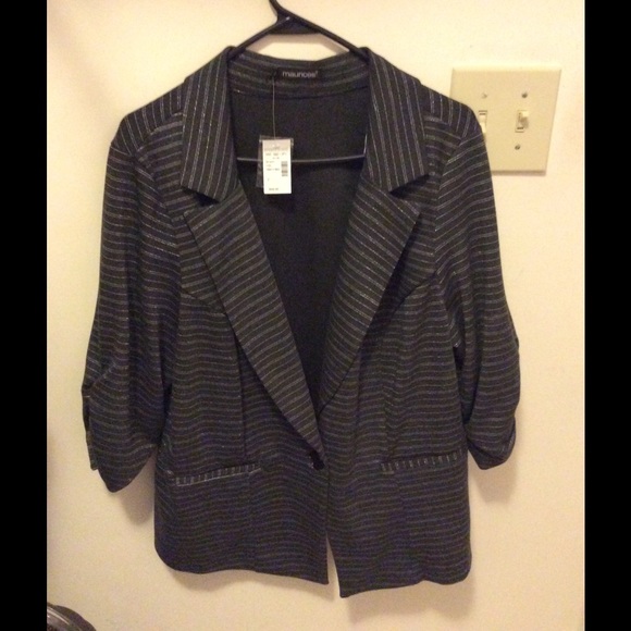 Maurice's 3/4 sleeve striped grey blazer.
