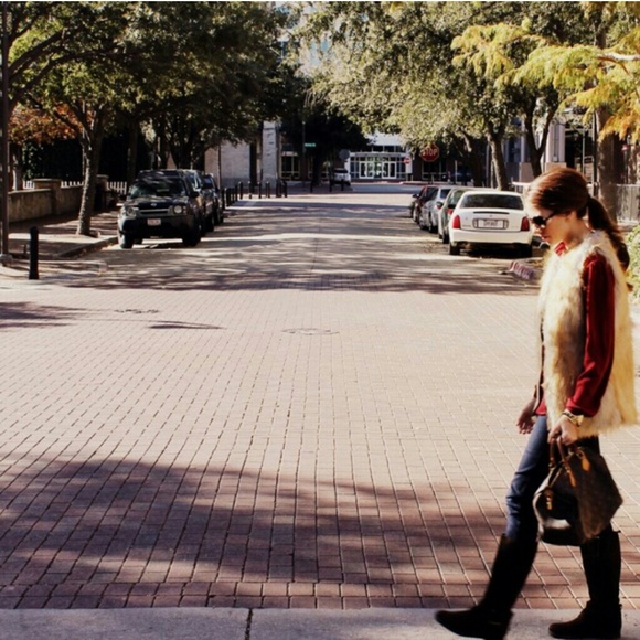 Sanctuary faux fur vest with leather belt! - Picture 2 of 4