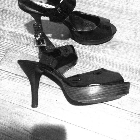 Steve Madden black heels