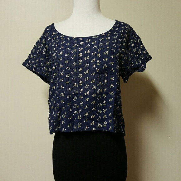 Frenchi embroidered tee Daisy flowers