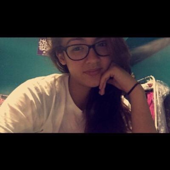 Meet your Posher, Ileana