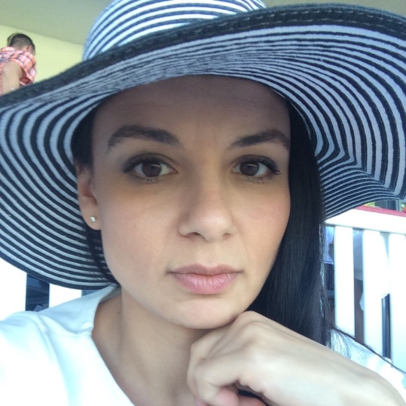 Meet your Posher, Dilyana