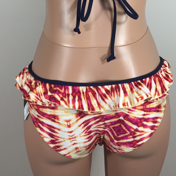 🆕😍Kardashian kollection ruffle bikini swim suit - Picture 3 of 4