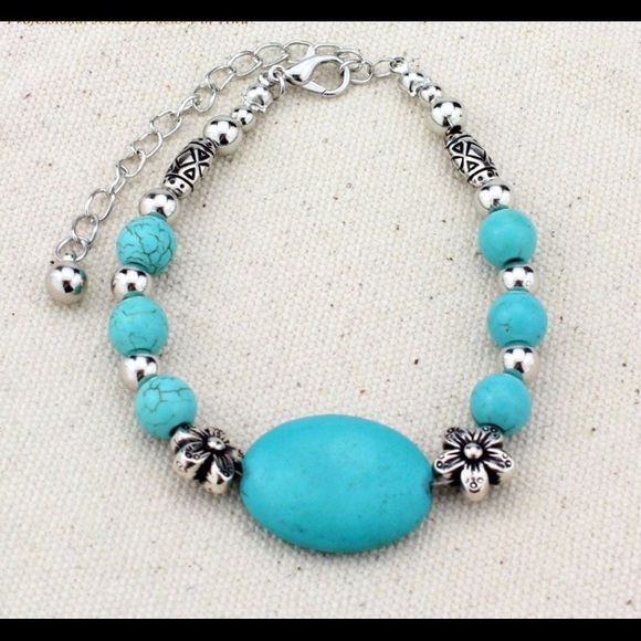 NWT - Classic Fashion Bracelet