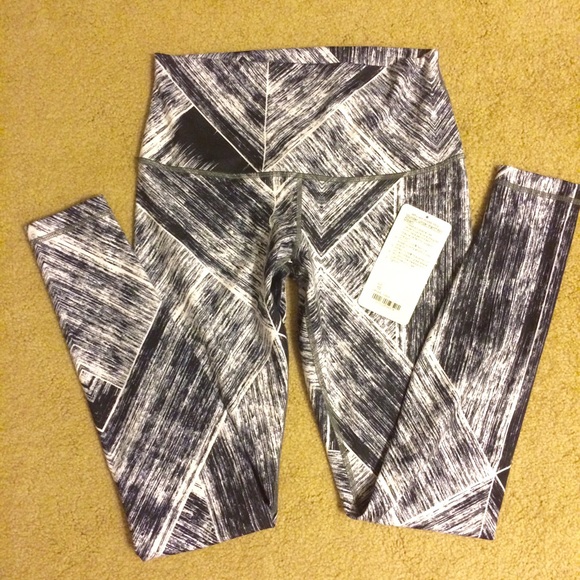 lululemon athletica Pants - EUC  Heat Wave Wunder Under roll down pants, sz 10