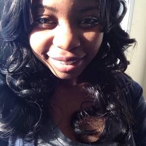 Meet your Posher, Andrea