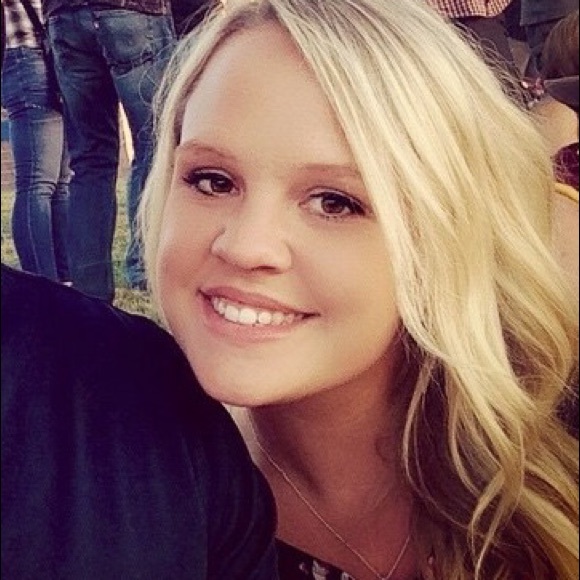 Meet your Posher, Amanda - Picture 1 of 1