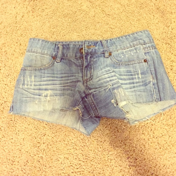 Forever 21 light denim shorts 24 - Picture 1 of 2