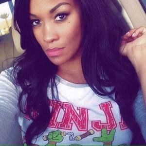 Meet your Posher, Crystal