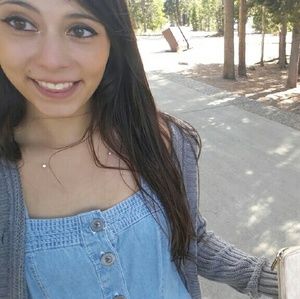 Meet your Posher, Felicity