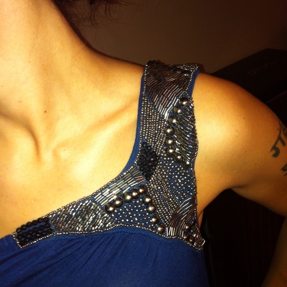 🥀DONATING 9/20 Shoulder Beaded Navy Ruched Top - Picture 3 of 4