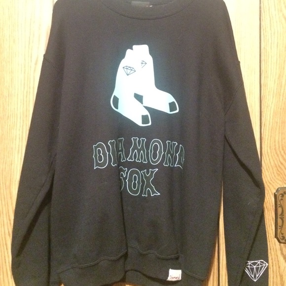 Crew neck by diamond