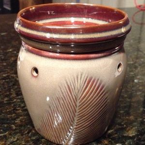 Two Scentsys Warmer w bulbs