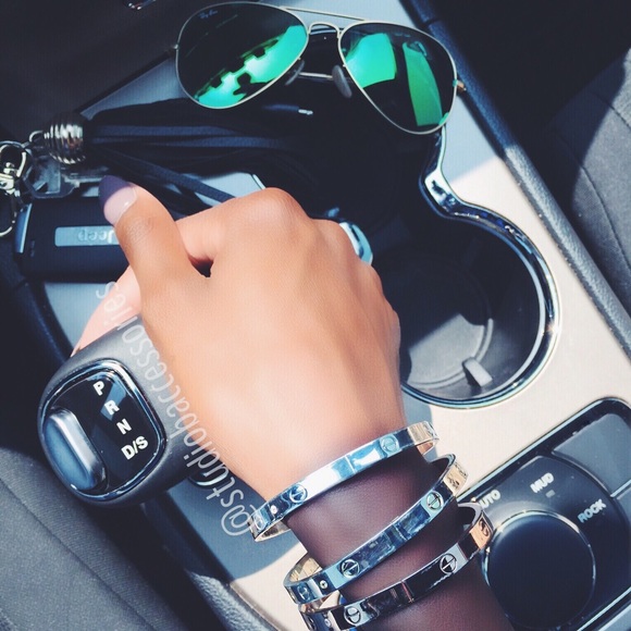 Love Bangle Set