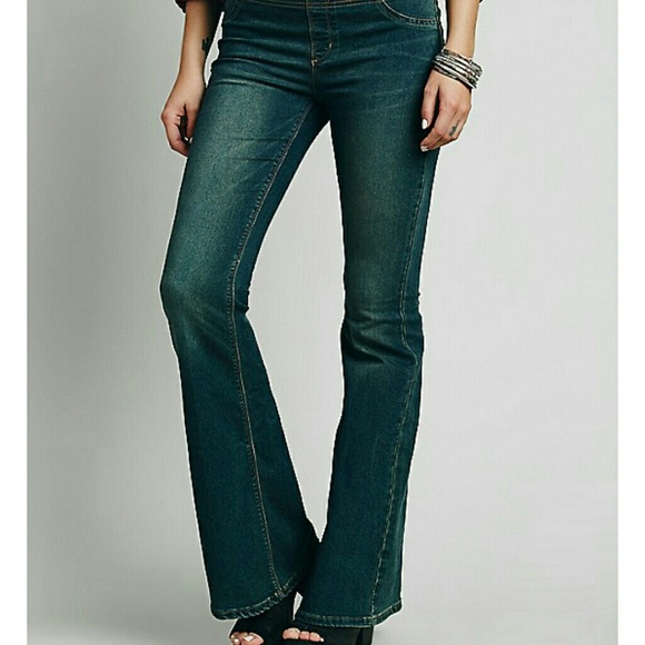 **SOLD** NWOT Free People Pull On Kick Flares - Picture 2 of 4
