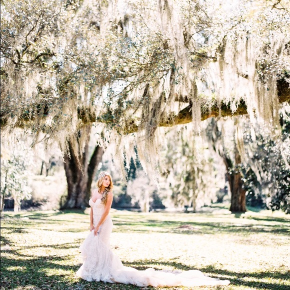 Meet your Posher, Lauren - Picture 2 of 4