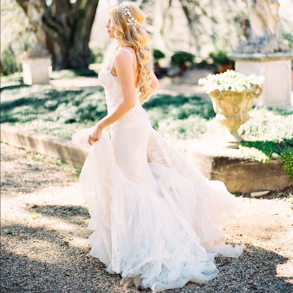 Meet your Posher, Lauren - Picture 3 of 4