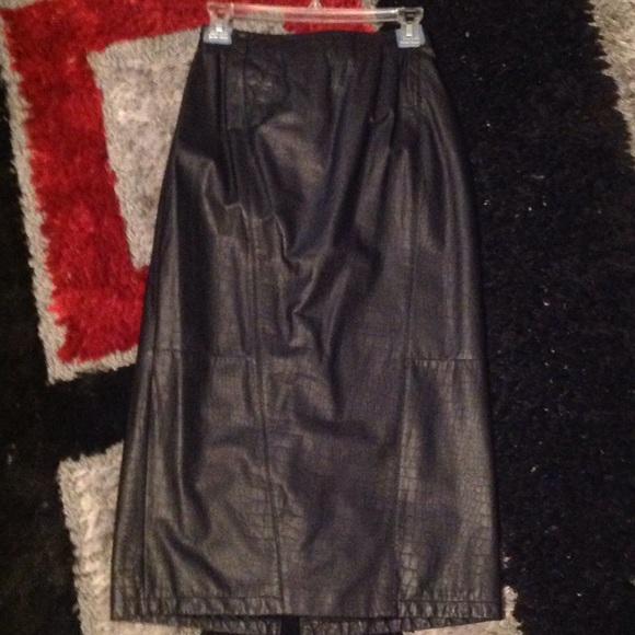 Leather skirt