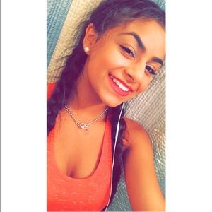 Meet your Posher, Ayesha