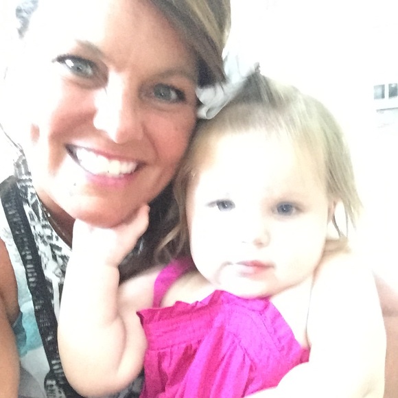 Meet your Posher, Laurie