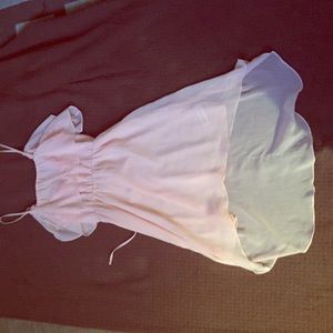 Small dress, light pink and very flowing😊
