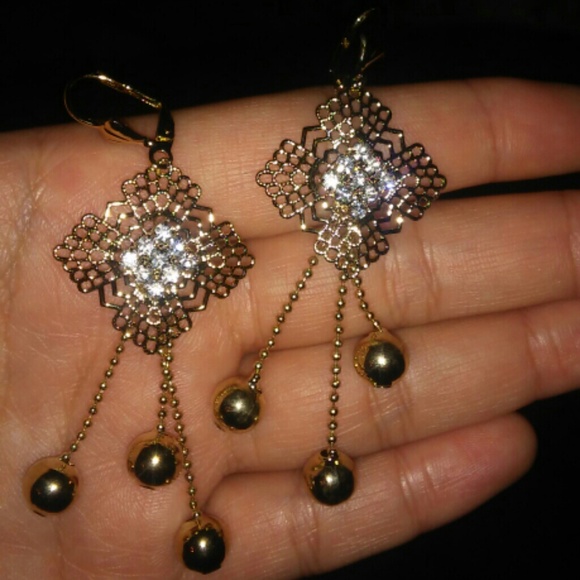 gold earings