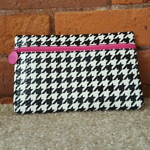 Cosmetic bag