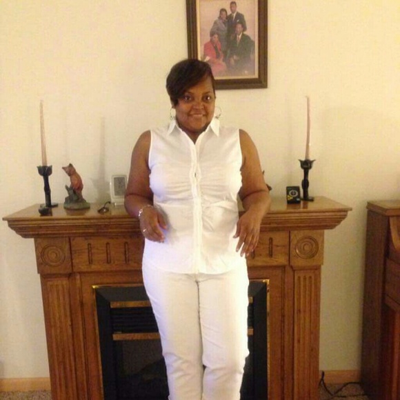 Meet your Posher, Pam - Picture 1 of 1