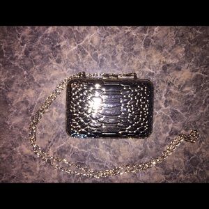Metallic clutch