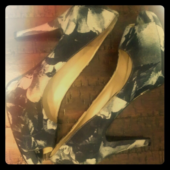 Nine West Black & White Heels