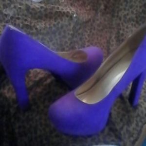 Purple suede 6 inch pumps