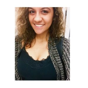 Meet your Posher, Anjelica