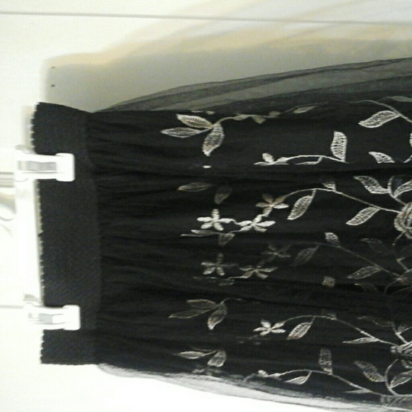 Skirt - Picture 2 of 4