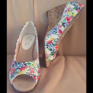 Peep Toe Floral Wedges
