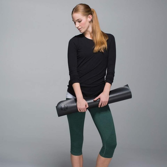 Lululemon in the flow crop II heathered forest 8