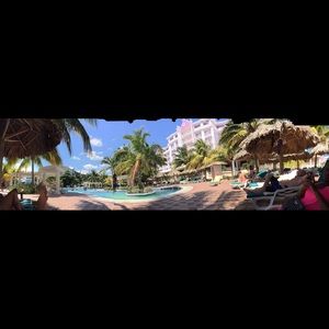 Meet your Posher, Felicia