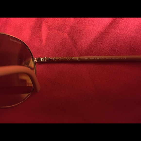 Burberry aviators