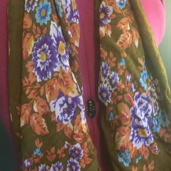 Scarf - Picture 2 of 2