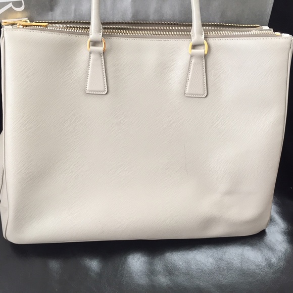 Prada Saffiano Lux Color Pomice - Picture 2 of 4