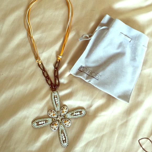 Statement necklace