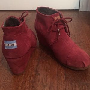 TOMS wedge